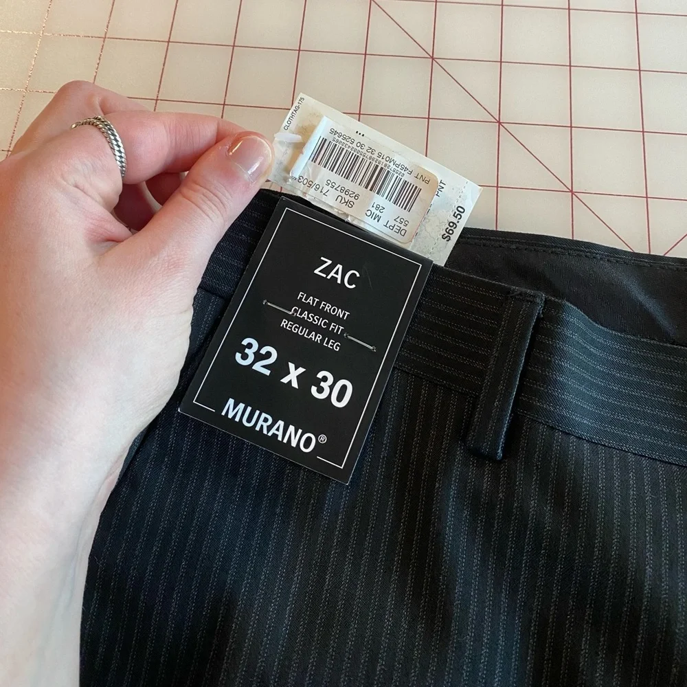 Murano NWT 32 x 30 flat front classic fit regular leg Zac black striped